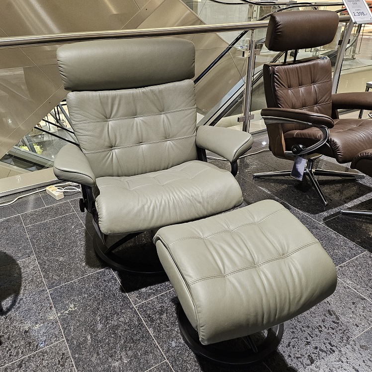 Fauteuil + repose-pied - STRESSLESS 