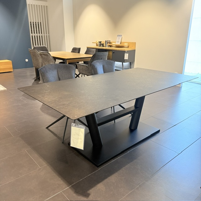 Table - NIEHOFF