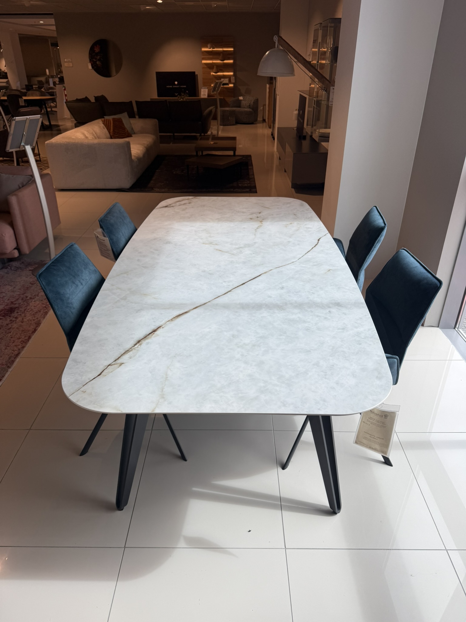 Table - VENJAKOB