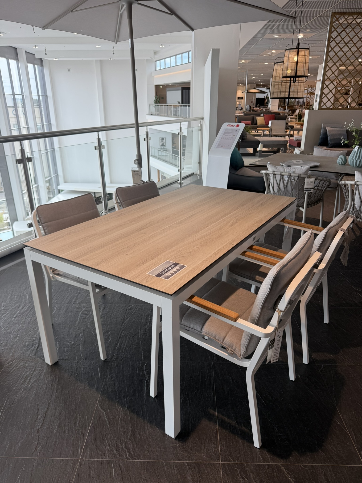 Ensemble dining - STERN